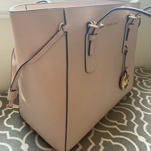 Michael Kors Voyager Medium Leather Tote